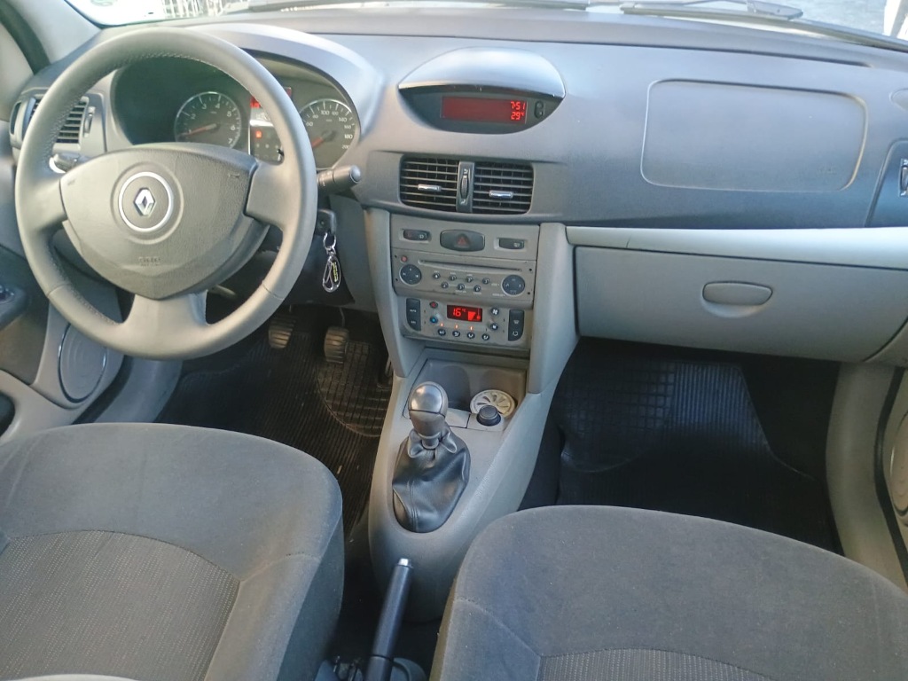 Renault Symbol Privilege 1.6 completo    2013