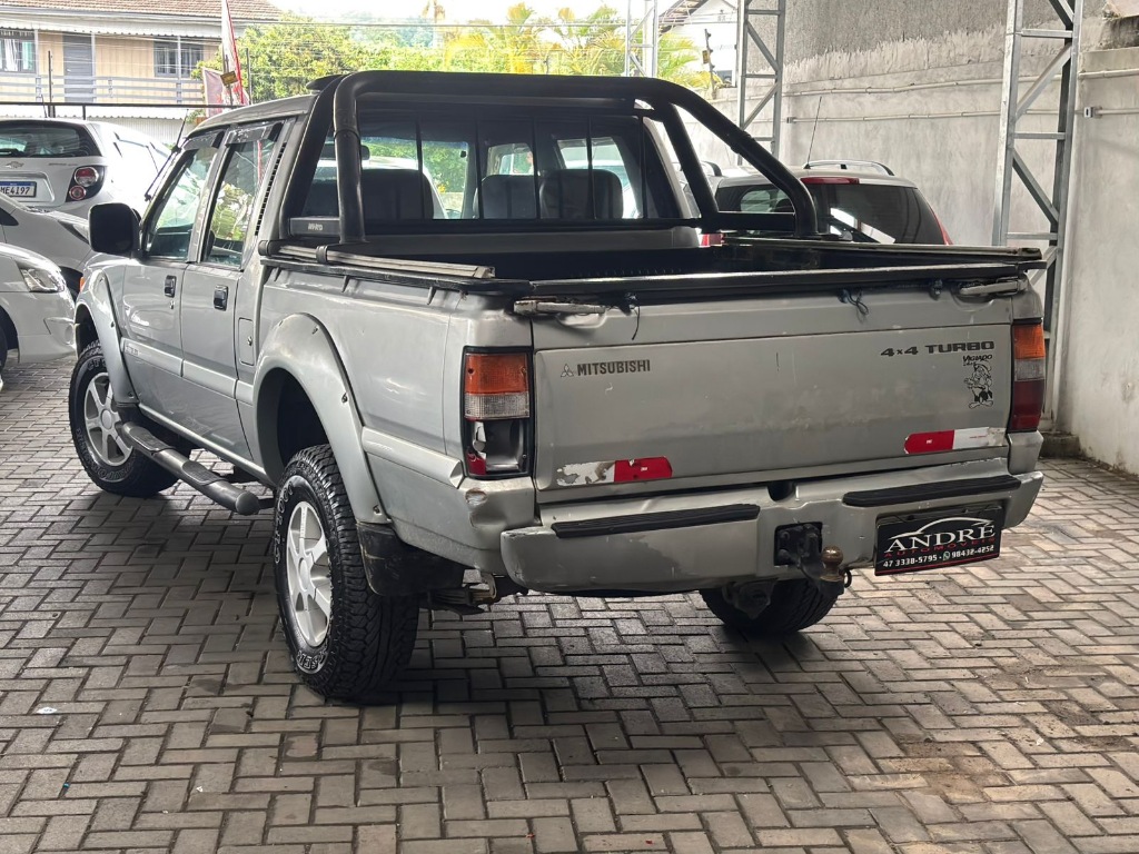 Mitsubishi L200 2.5 gls turbo diesel 4x4    2002