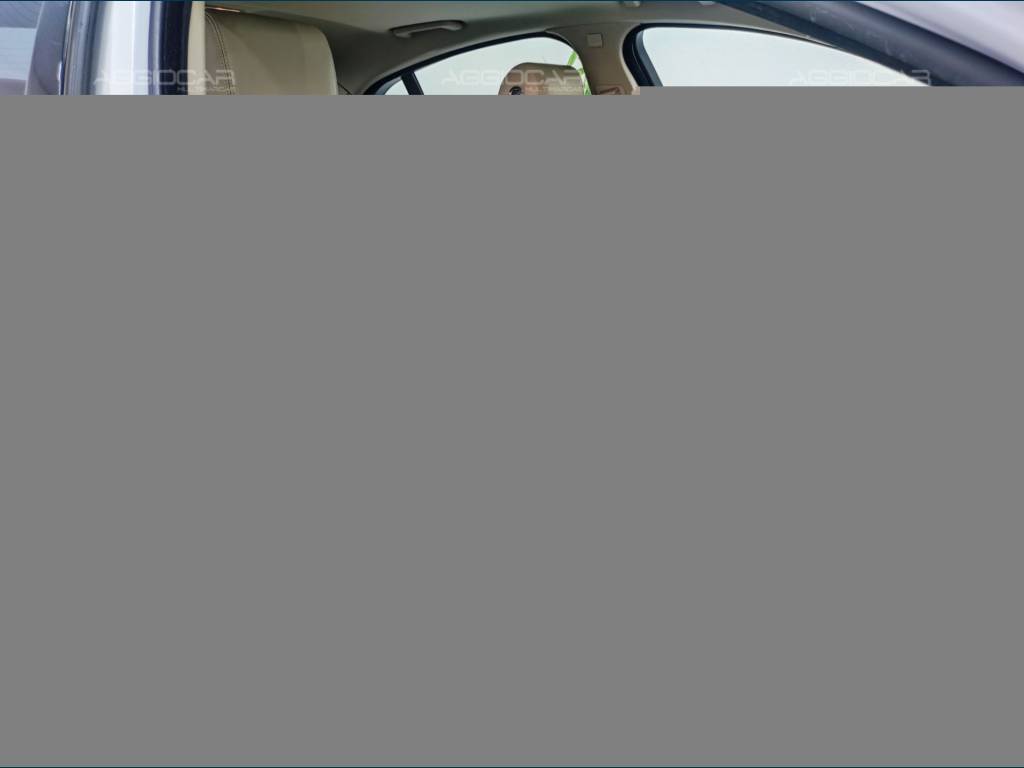 Jaguar XF     2015