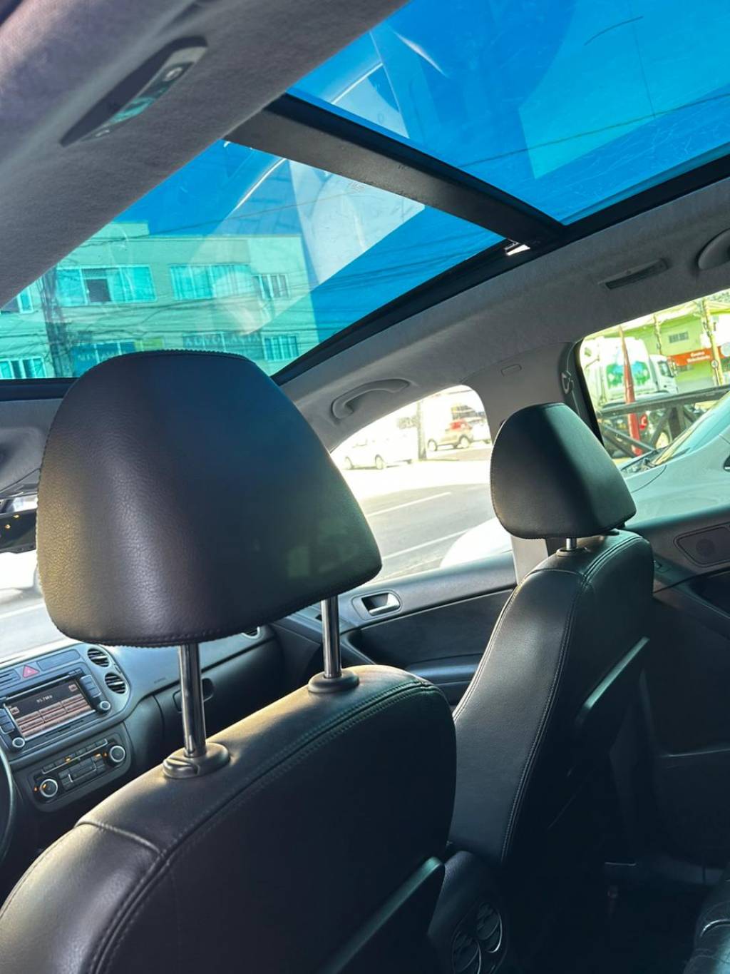 Volkswagen Tiguan 2.0 16v    2011