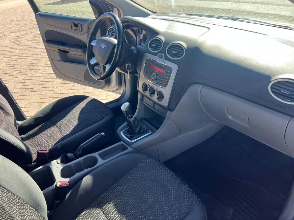 Ford Focus 1.6 s/se/se plus flex 8v/16v  5p    2011