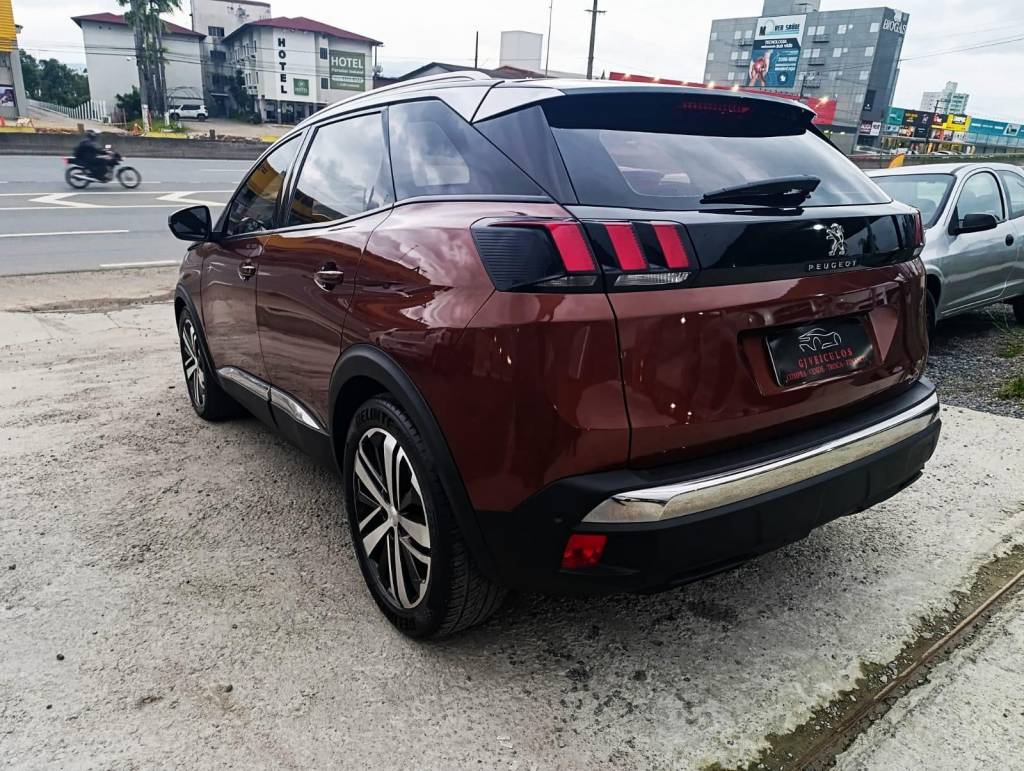 Peugeot 3008 /  griffe at    2020