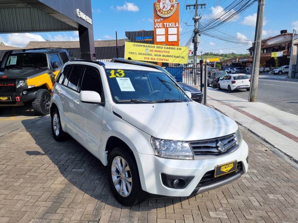 Suzuki Grand Vitara 2.0 4x2 Manual    2013