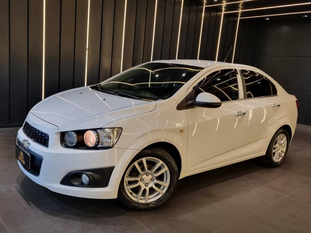 Chevrolet Sonic Sedan LTZ 1.6 16V FlexPower 4p Automático.    2014