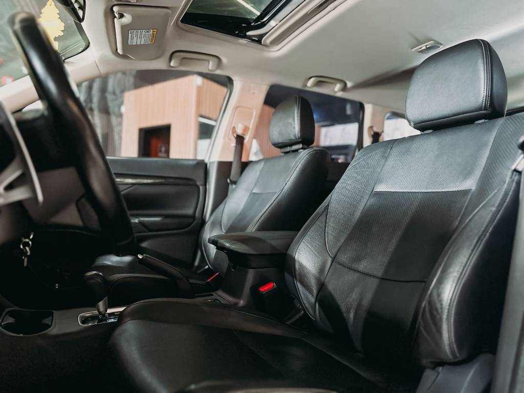 Mitsubishi Outlander 2.0 160cv aut. 16v    2016