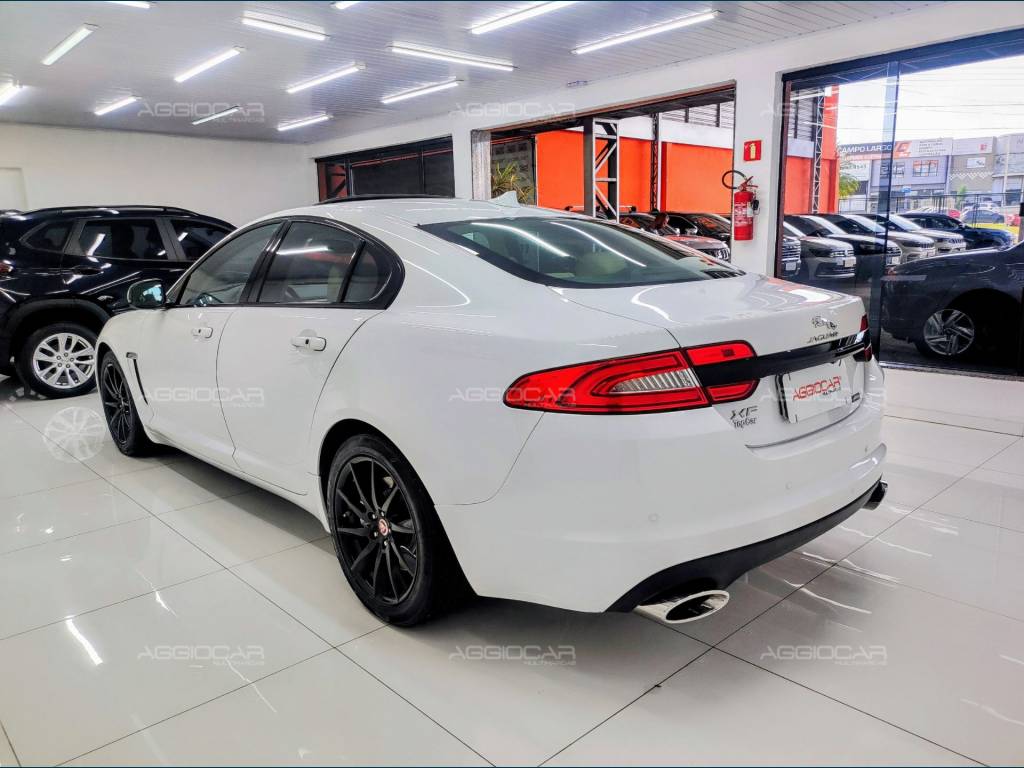 Jaguar XF     2015