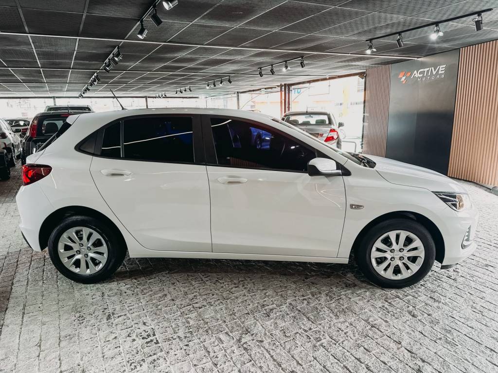Chevrolet Onix 1.0 hatch lt flex mec. 12v    2023