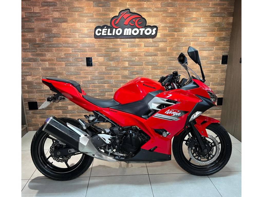 Kawasaki Ninja 400    2021