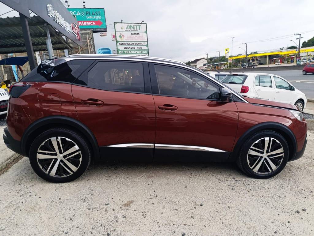 Peugeot 3008 /  griffe at    2020