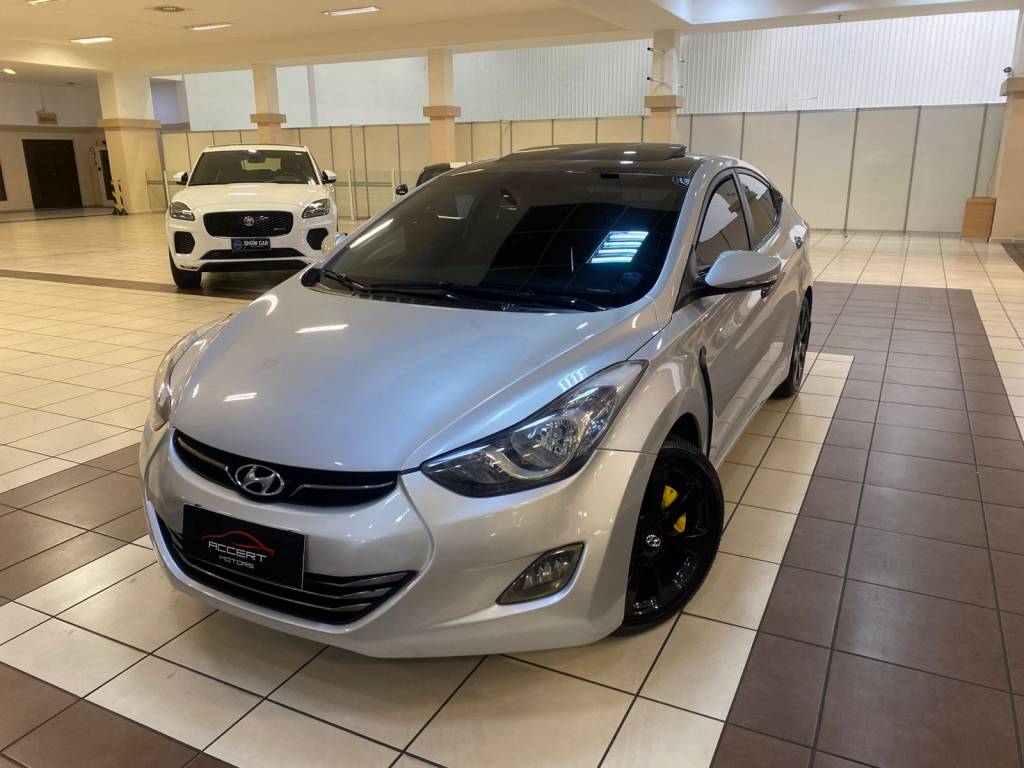 Hyundai Elantra 2.0 8V    2013