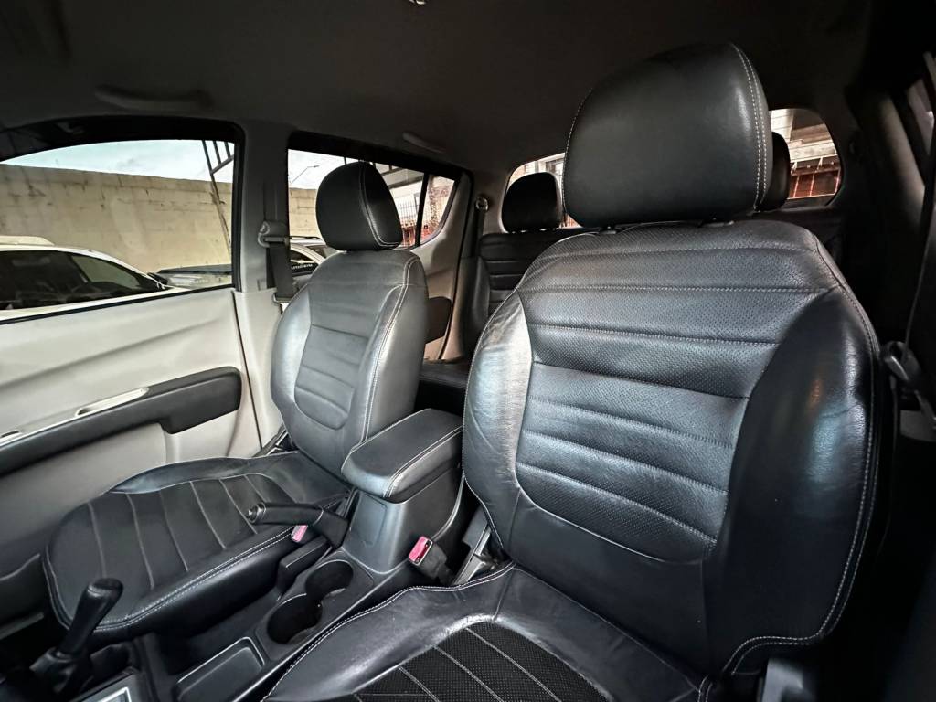 Mitsubishi L200 Triton hpe cd tb int. diesel aut.    2015