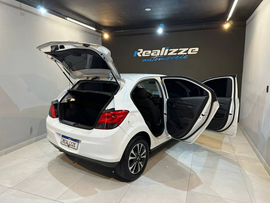 Chevrolet Onix 1.4    2015