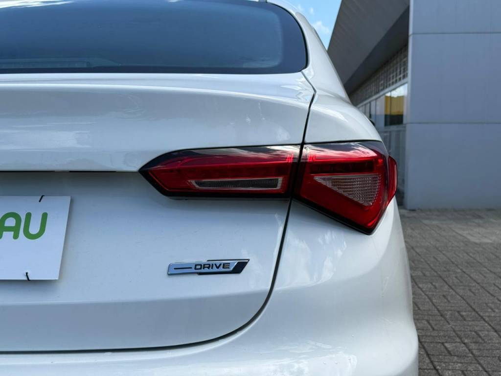 Fiat Cronos /  drive 1.3    2024