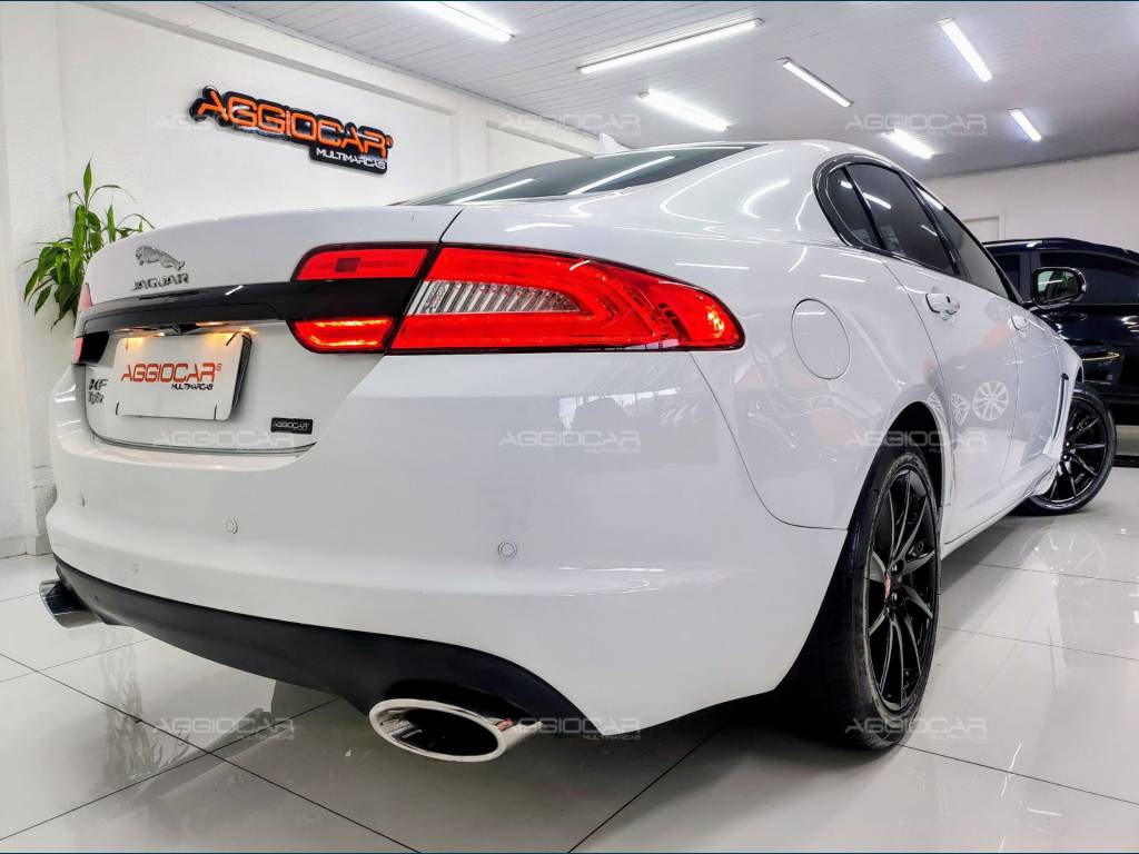 Jaguar XF     2015