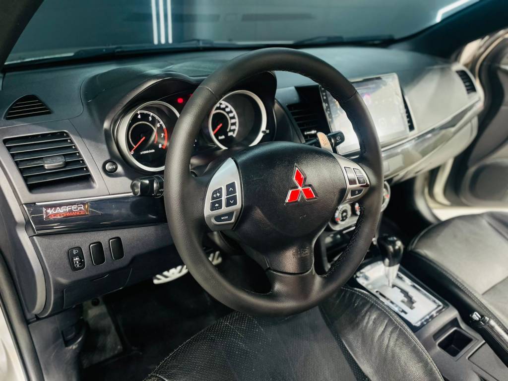 Mitsubishi Lancer 2.0 16v 160cv aut.    2012