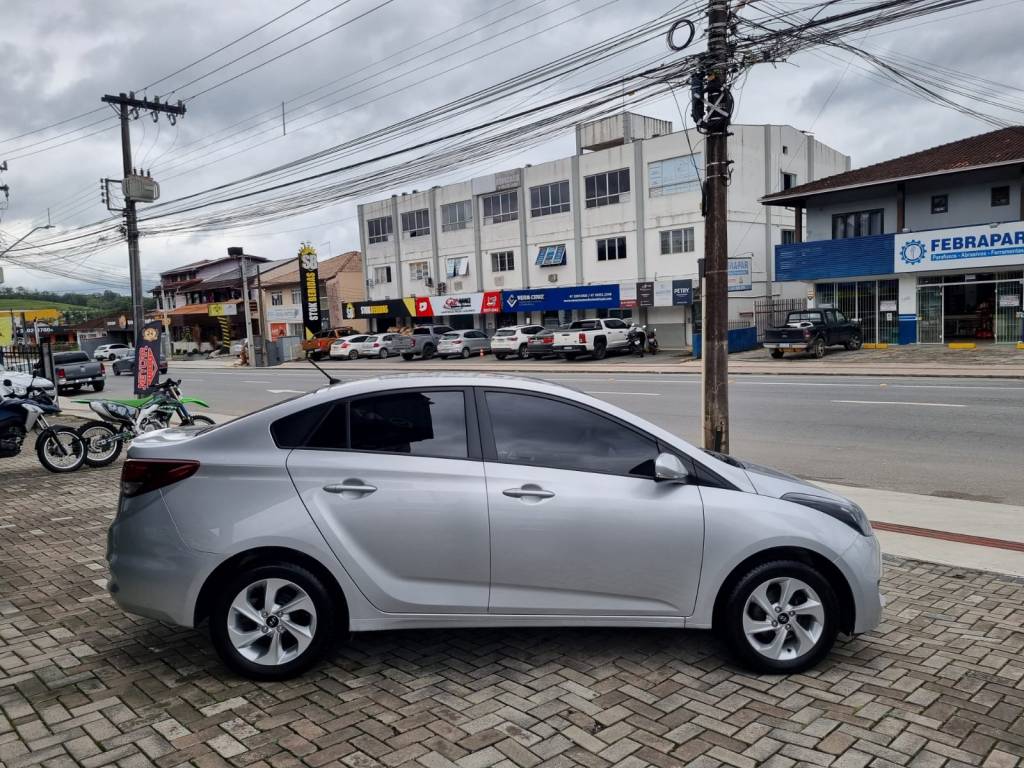 Hyundai HB20S Comfort 1.6 flex manual    2016