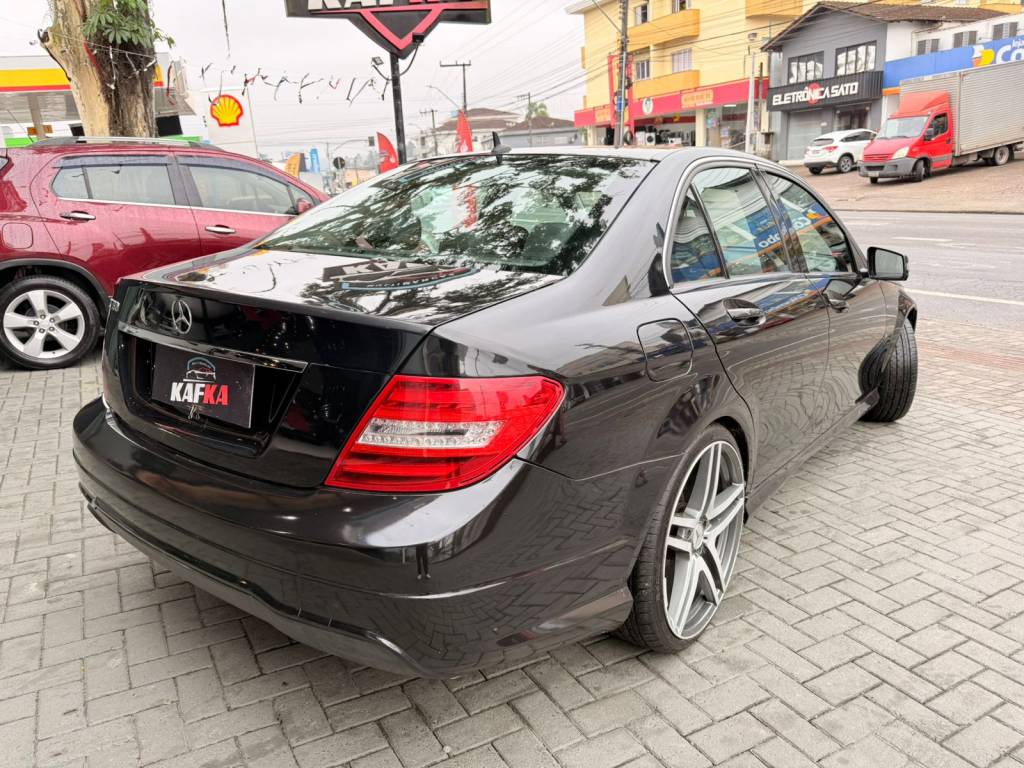 Mercedes Benz C 180 1.6 tb 16v 156cv aut.    2014