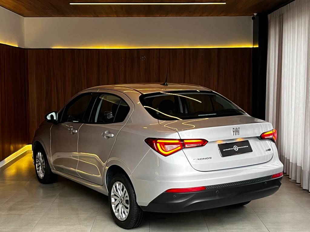 Fiat Cronos /  1.8 at    2020