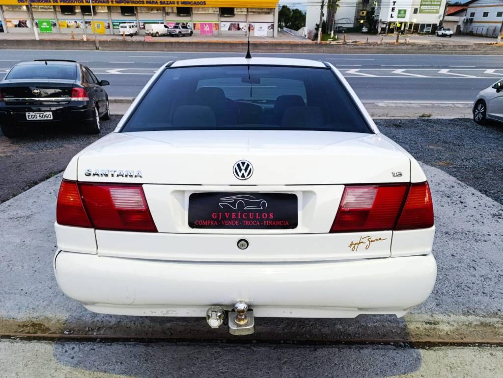 Volkswagen Santana Sedan    2004