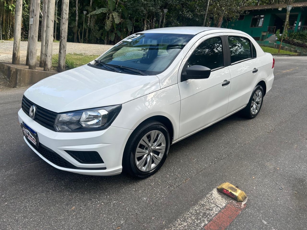 Volkswagen Voyage 1.6 automático    2022