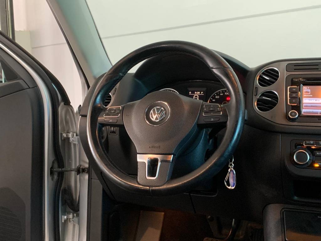 Volkswagen Tiguan 2.0 tsi    2011