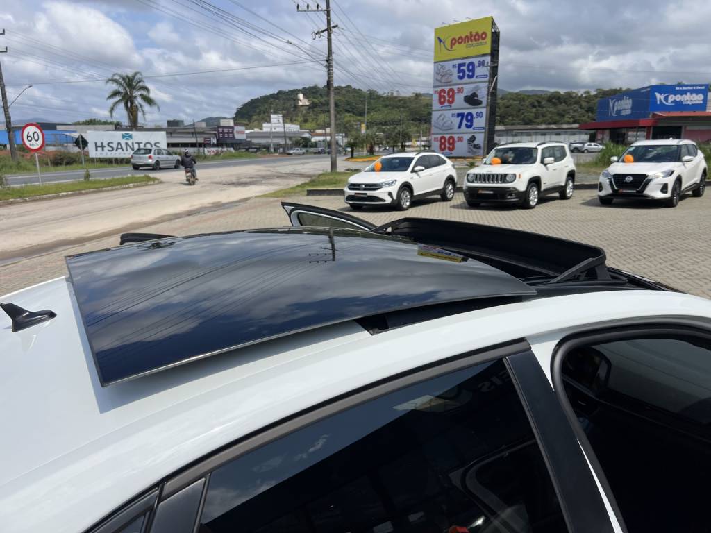 Volkswagen Jetta 2.0 16v 4p aut.    2023