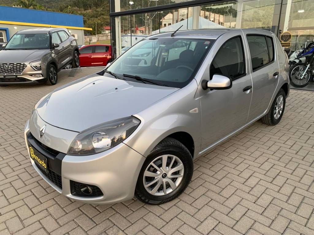 Renault Sandero 1.0 8V    2014