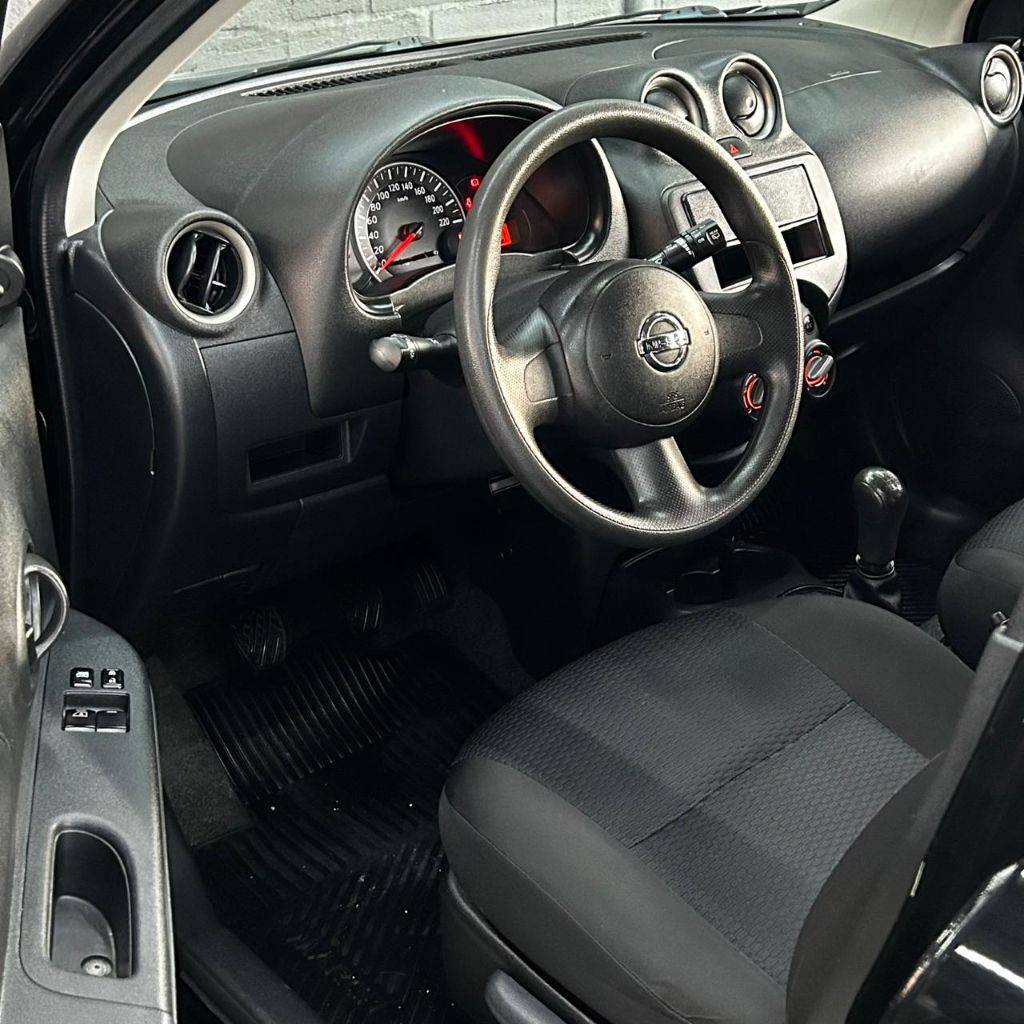 Nissan March 1.0 12v flex 5p    2015