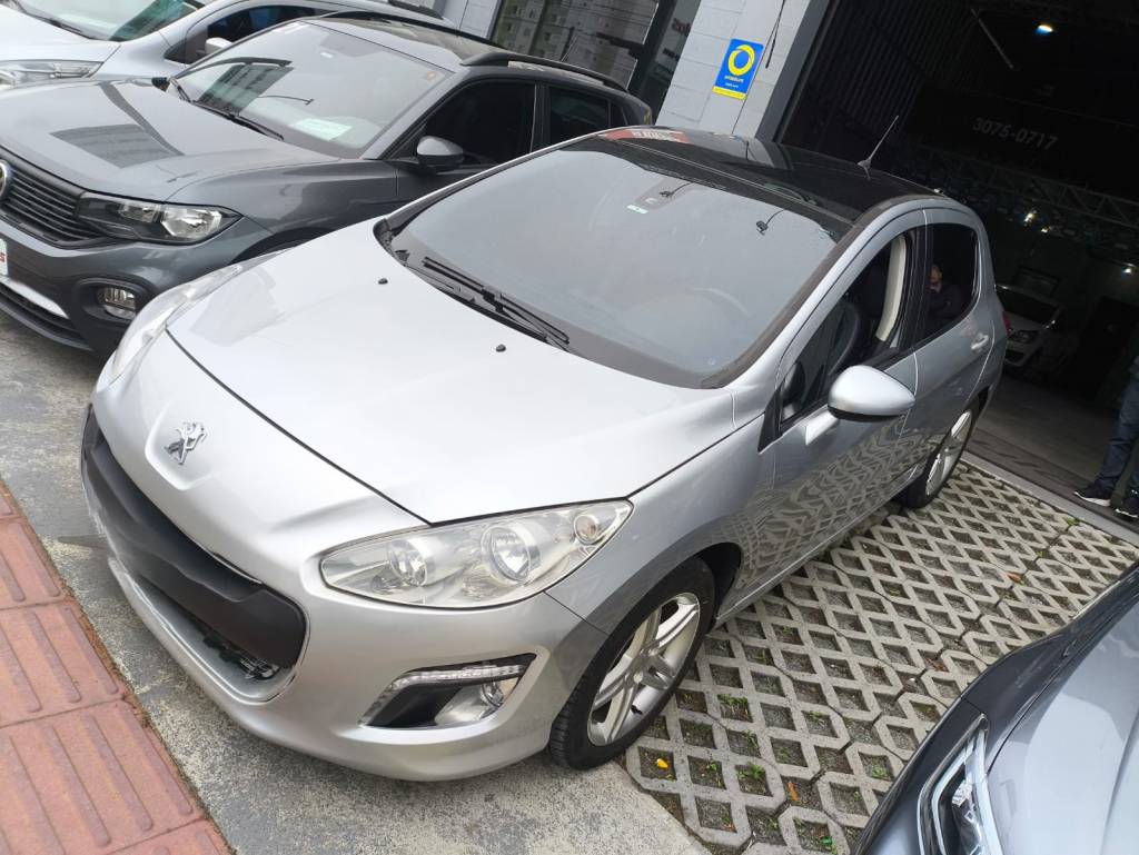 Peugeot 308 2.0 16V    2013