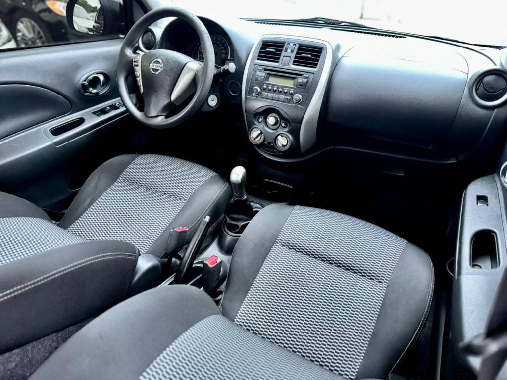 Nissan March 1.0 12v    2018