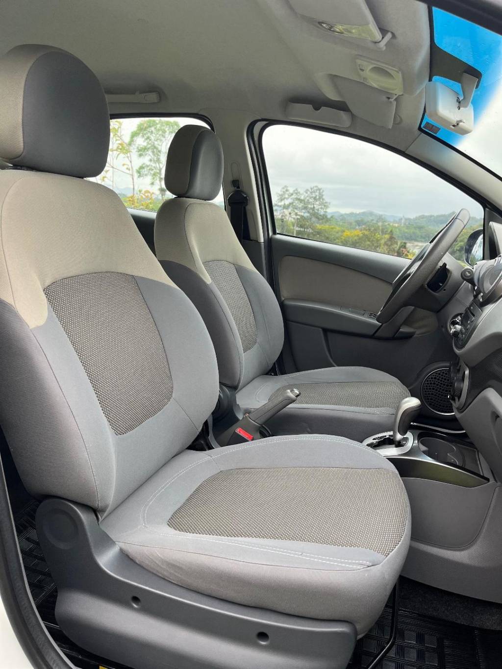 Fiat Palio Essence 1.6 flex 16v 5p    2014