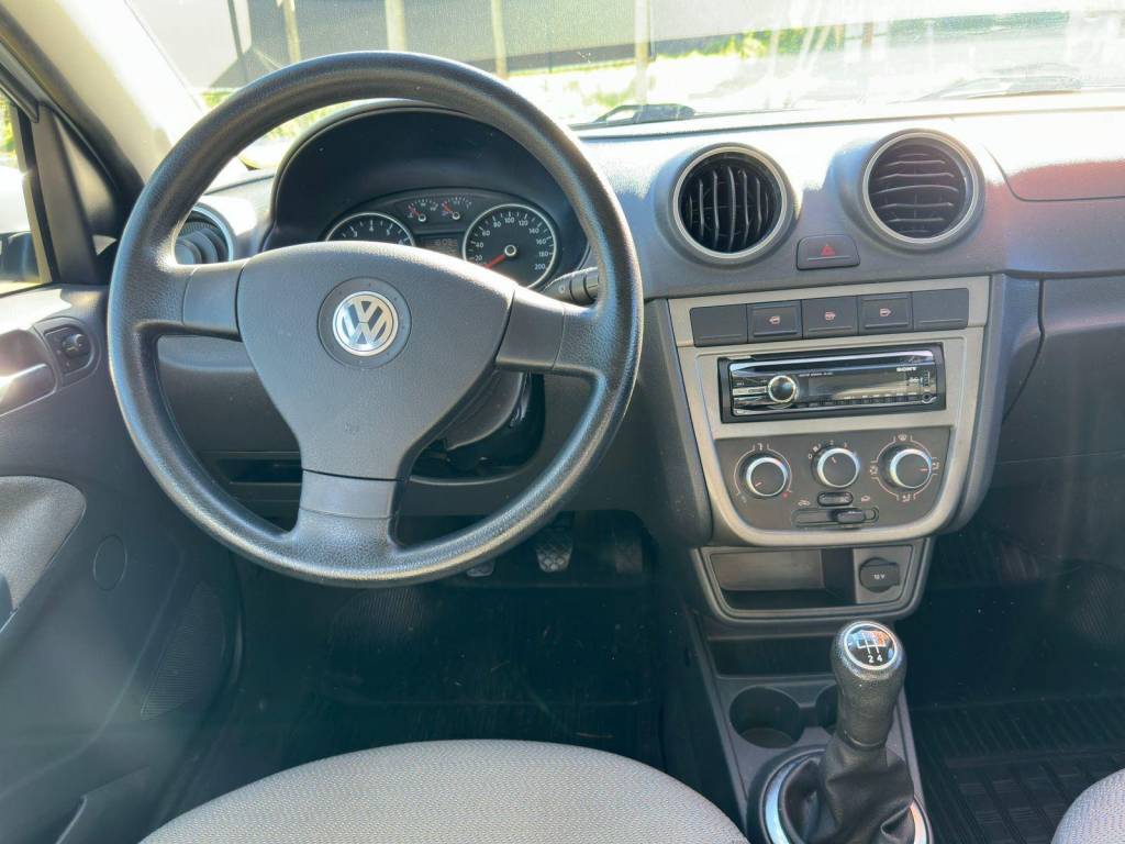 Volkswagen Voyage 1.0 trend    2010