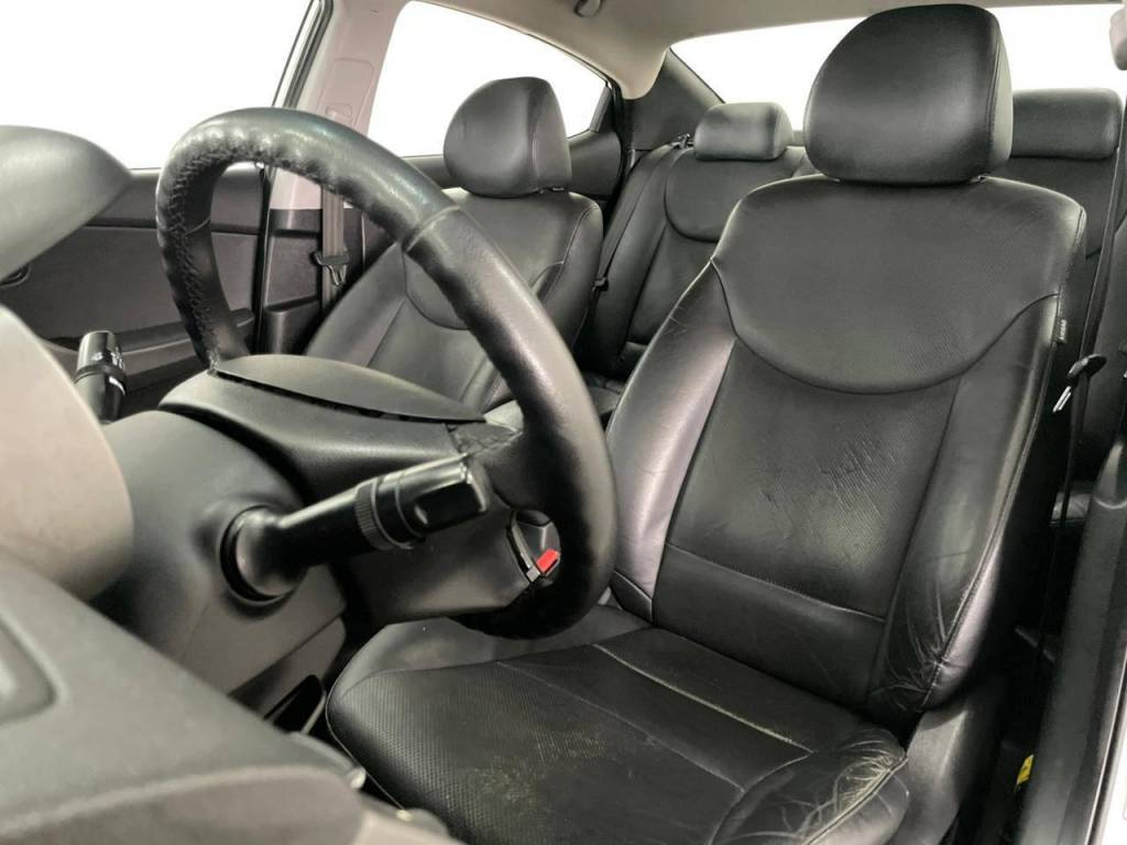 Hyundai Elantra GLS 2.0 16V Flex Aut.    2015