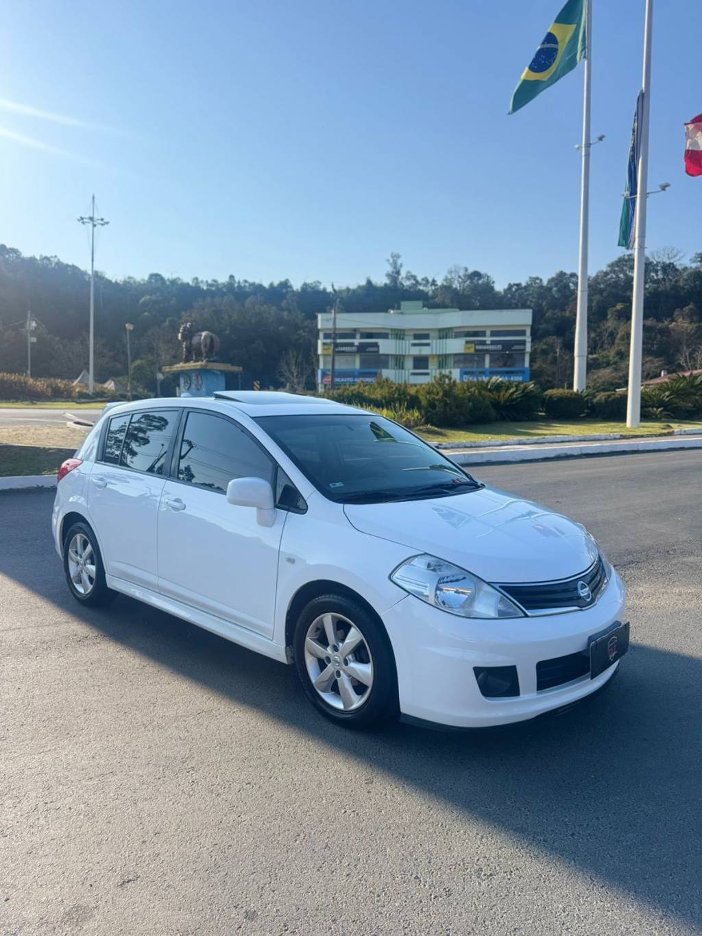Nissan Tiida 1.8    2013