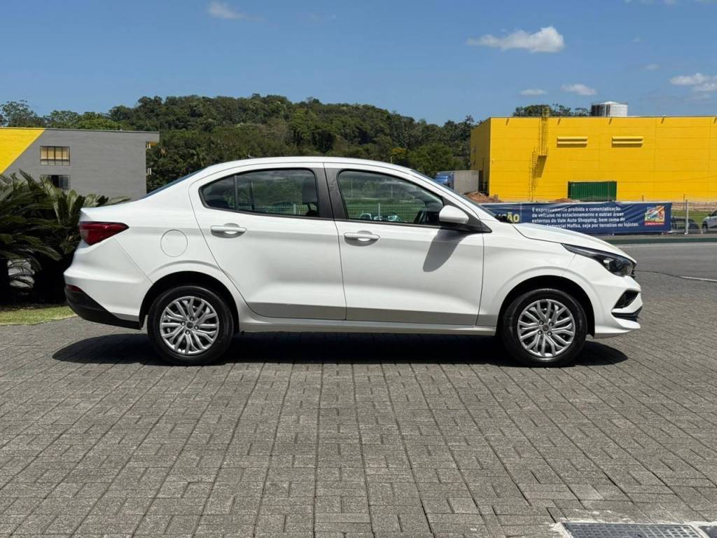 Fiat Cronos /  drive 1.3    2024