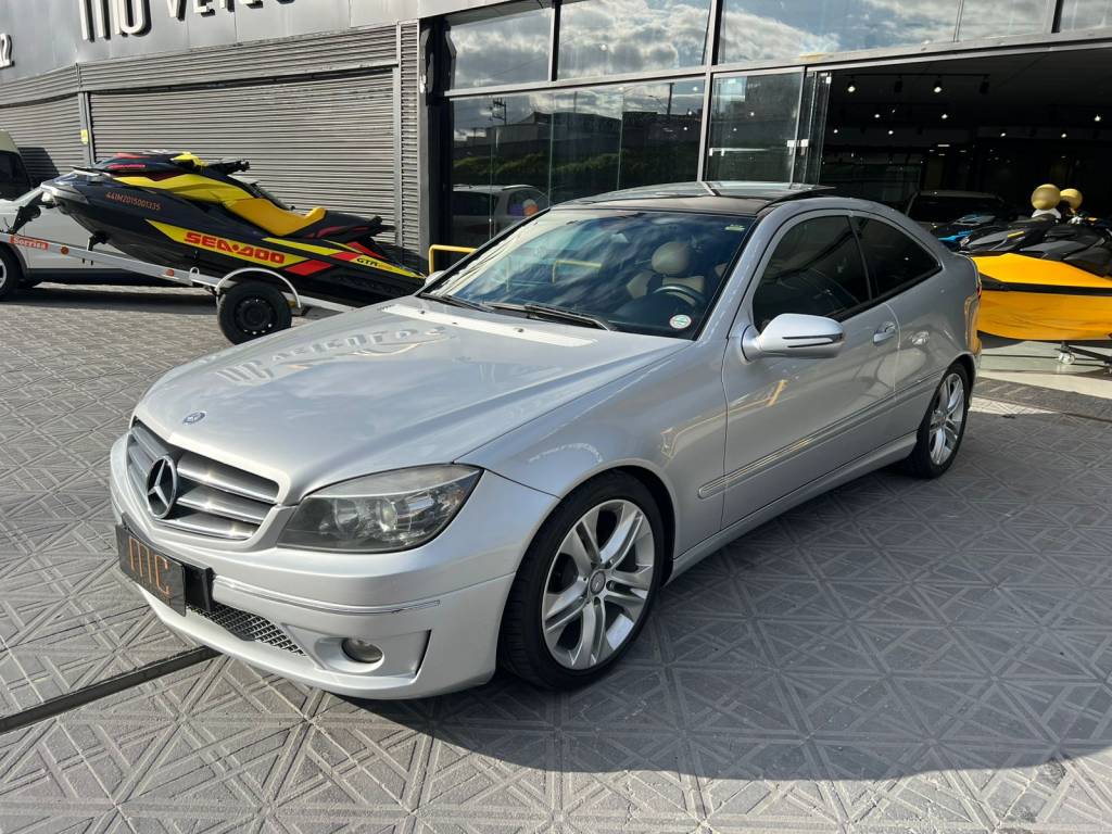 Mercedes Benz A 200 1.8    2011