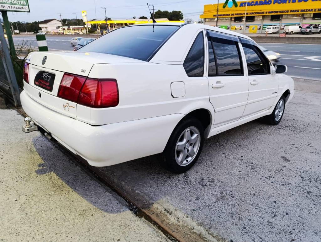 Volkswagen Santana Sedan    2004