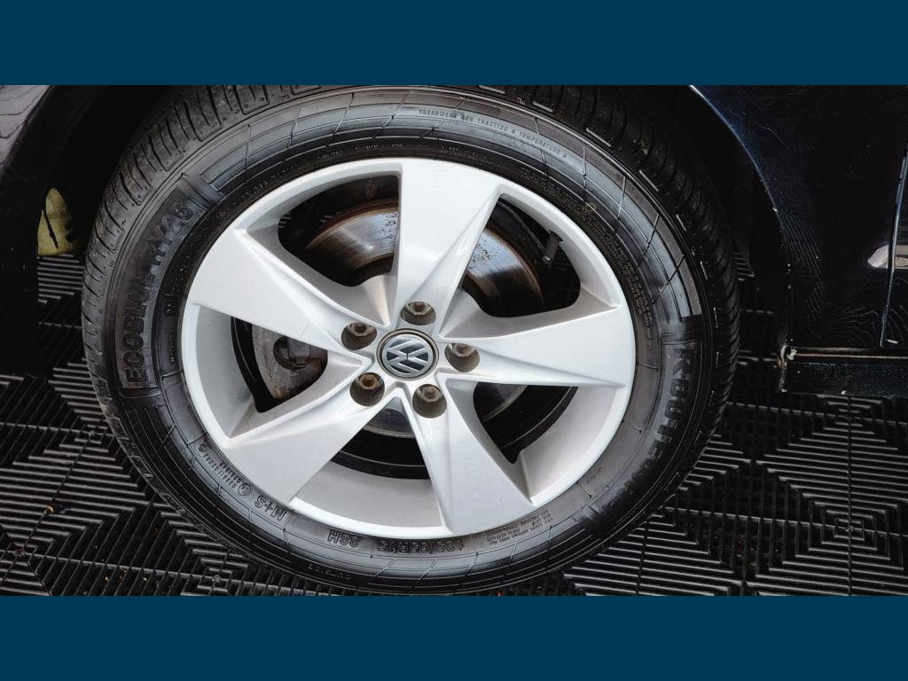 Volkswagen Polo     2014