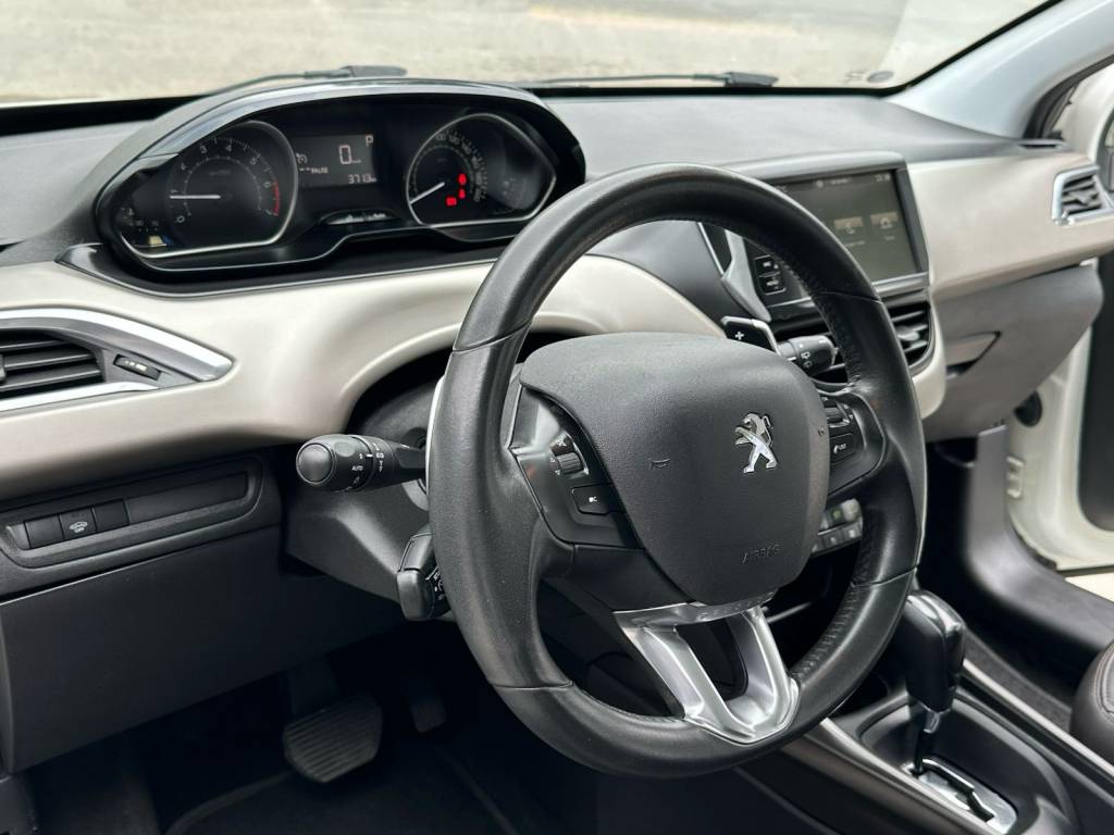 Peugeot 2008 1.6 16v    2017