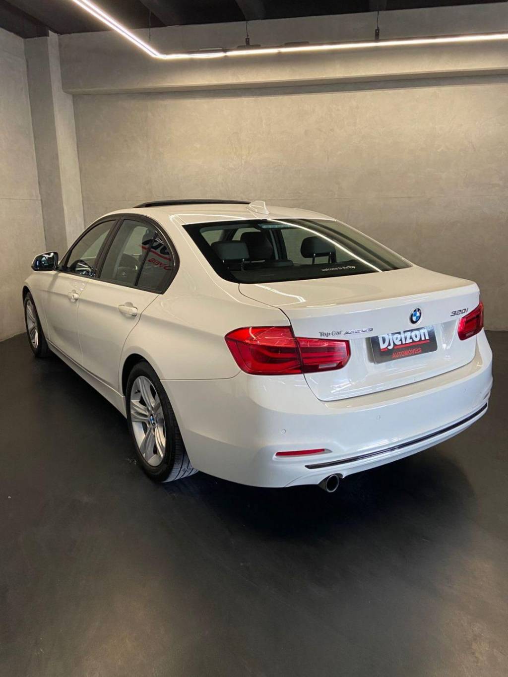 BMW 320i Active flex    2017
