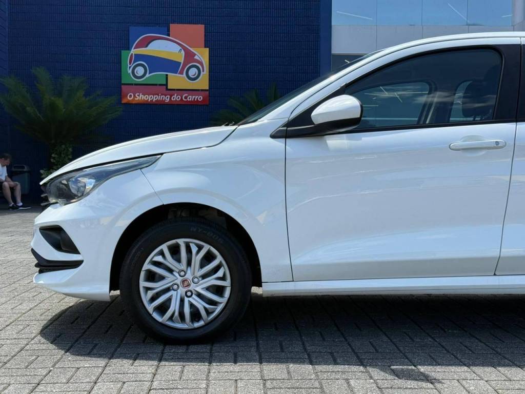 Fiat Cronos /  drive 1.3    2024