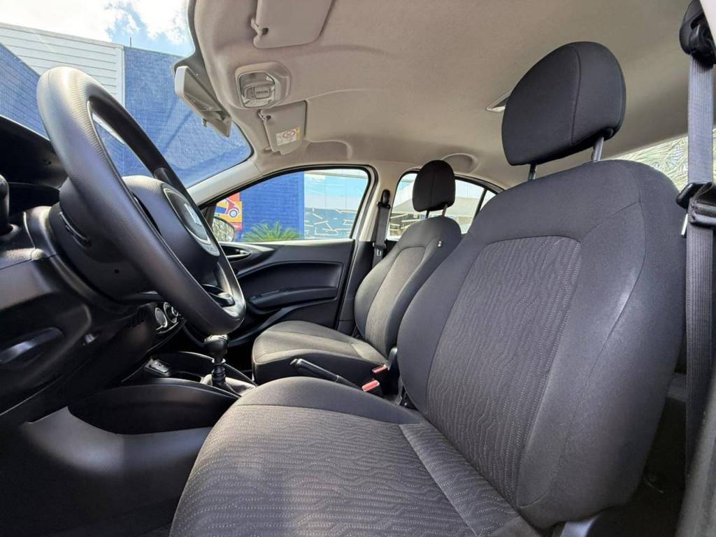 Fiat Cronos /  drive 1.3    2024