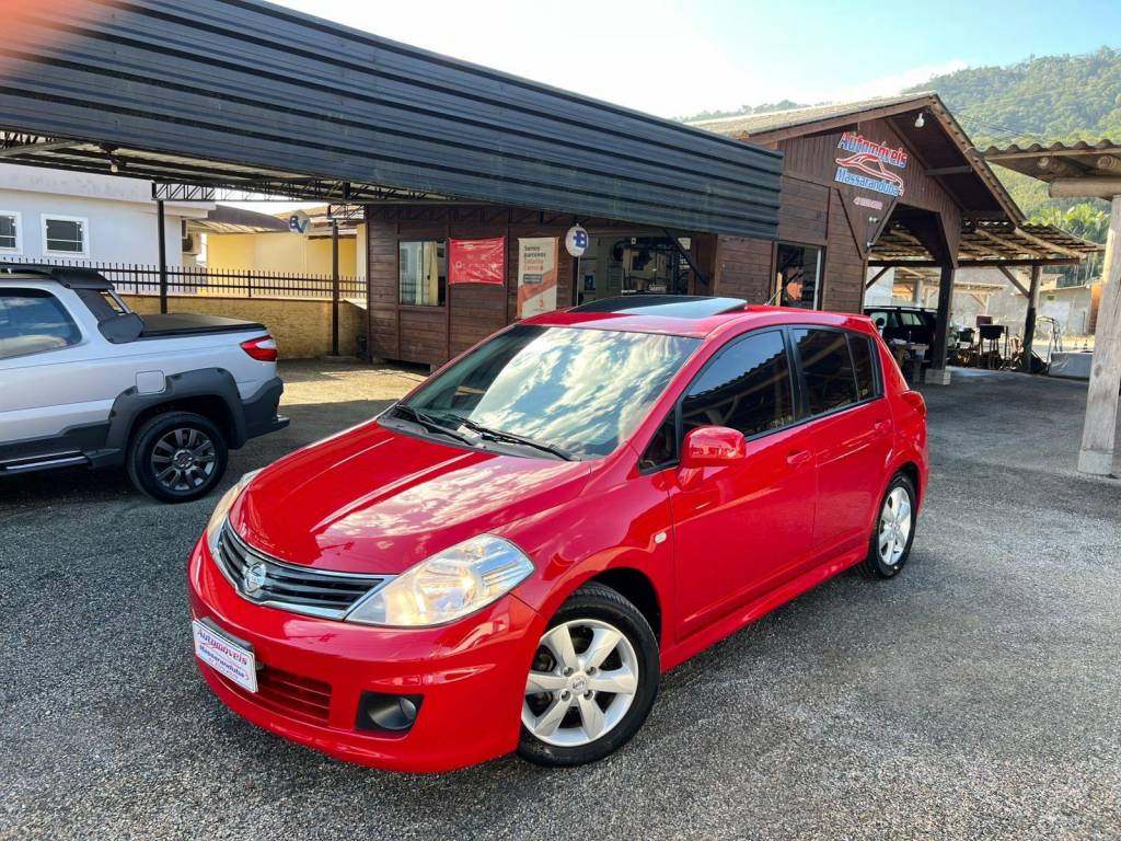 Nissan Tiida SL 1.8/1.8 Flex 16V Aut.    2013