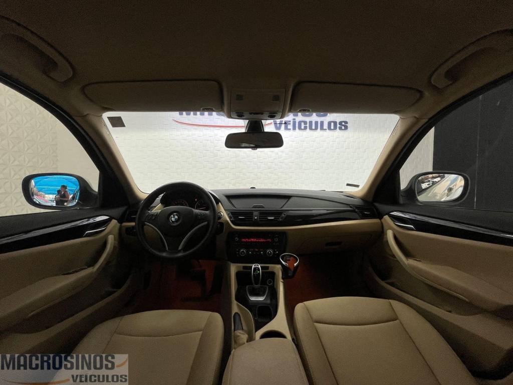 BMW X1 Bmw i/ x1 sdrive20i    2013