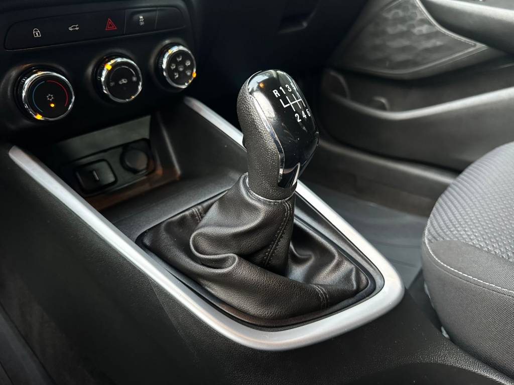 Chevrolet Onix 1.0 12v flex 5p mec.    2023