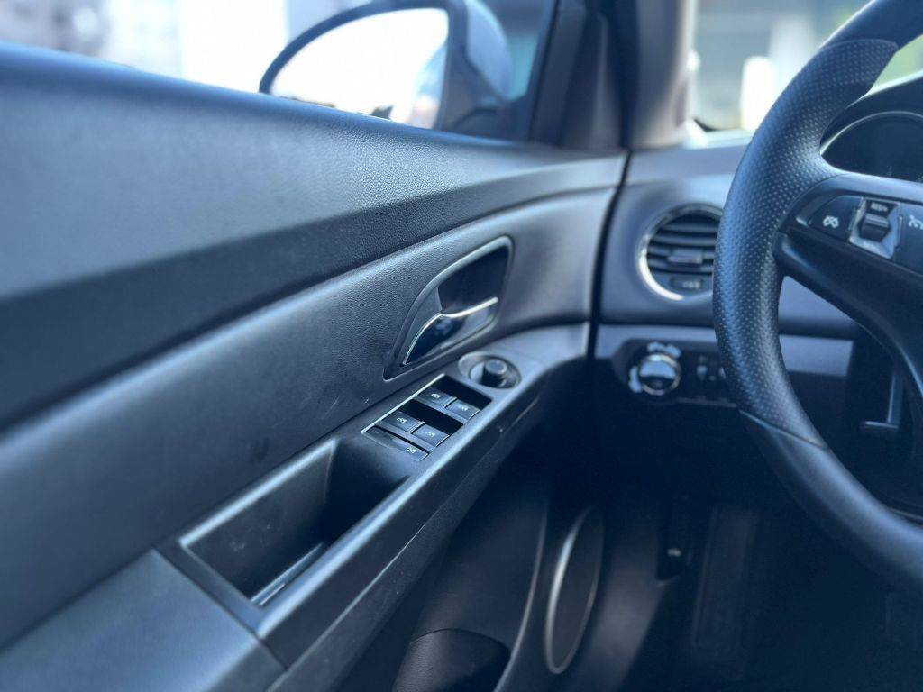 Chevrolet Cruze Lt 1.8 16v flexpower 4p mec.    2014