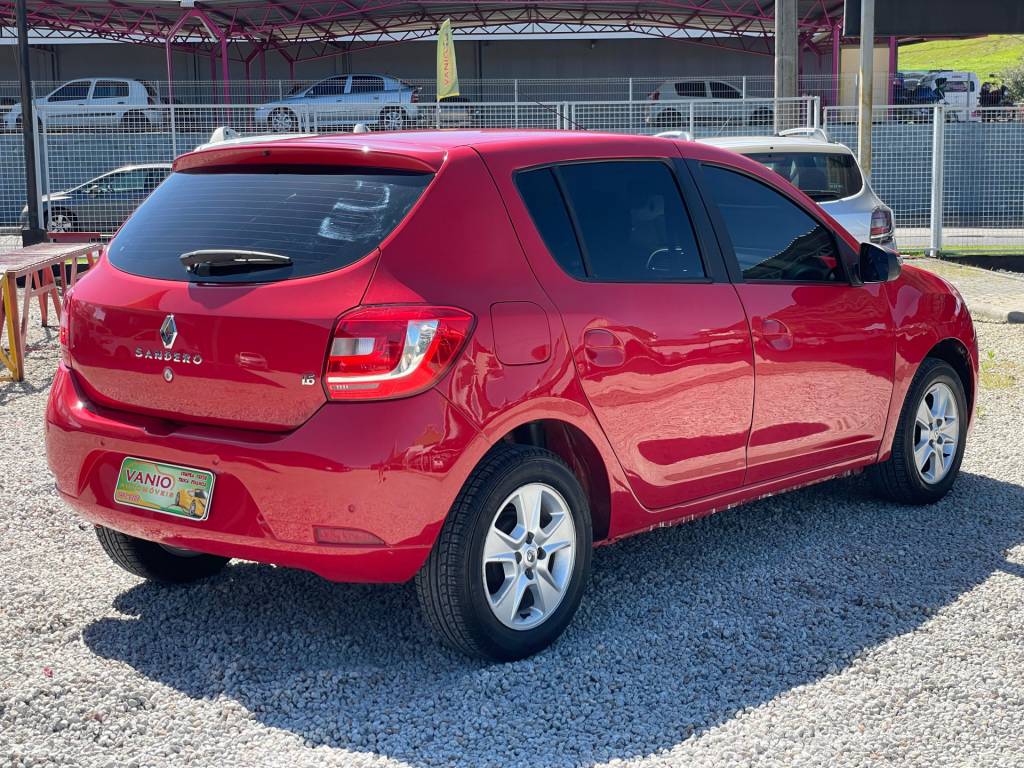 Renault Sandero 1.6 dynamique hi-power    2015