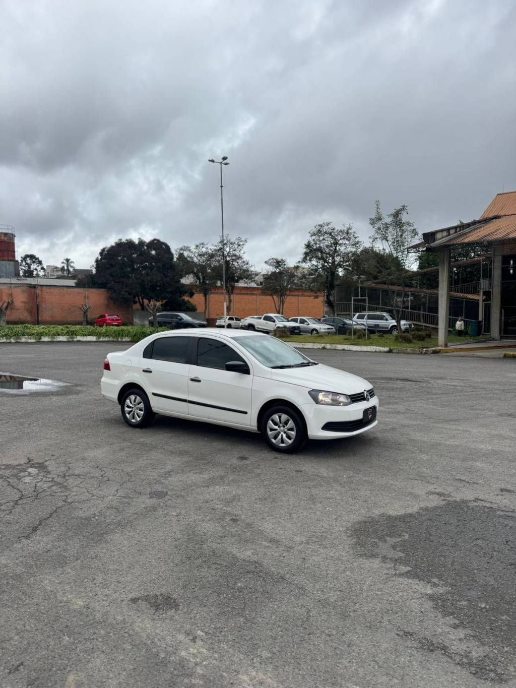 Volkswagen Voyage 1.6 8v    2014