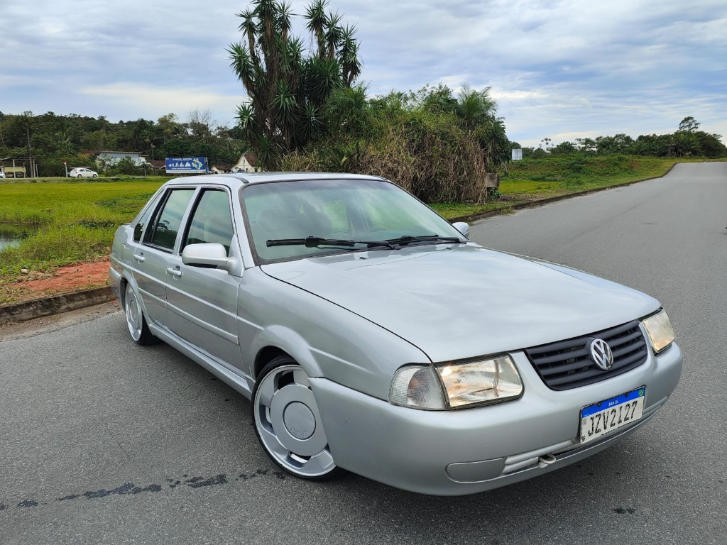 Volkswagen Santana MI    2003