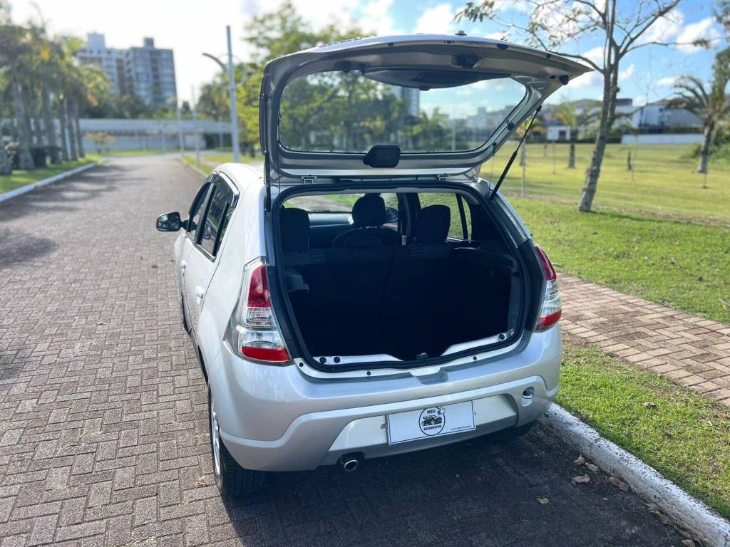 Renault Sandero 1.6 privilege    2014